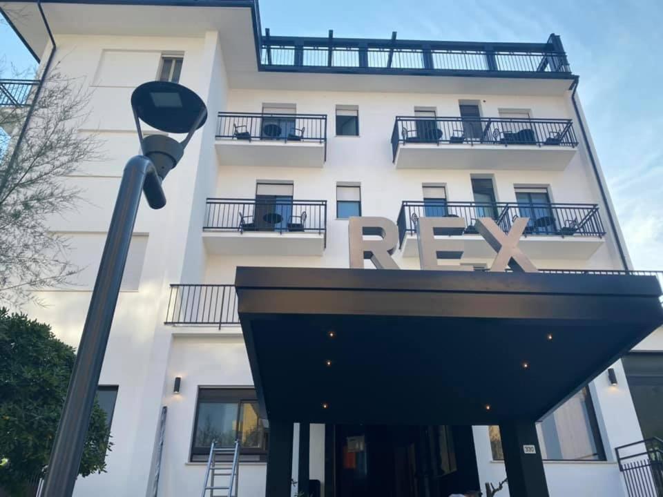 Hotel Rex リド・ディ・サヴィオ エクステリア 写真